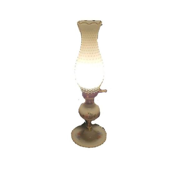 VTG WHITE UNDERWRITERS LABORATORY HOBNAIL MILK GLASS TABLE LAMP 19" FLORAL WORKS - Picture 2 of 9